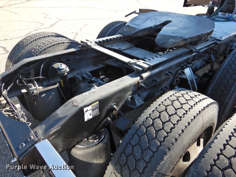 image for item DM8991 2014 Peterbilt 388  semi truck