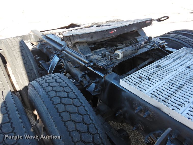 image for item DM8991 2014 Peterbilt 388  semi truck