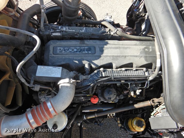 image for item DM8991 2014 Peterbilt 388  semi truck