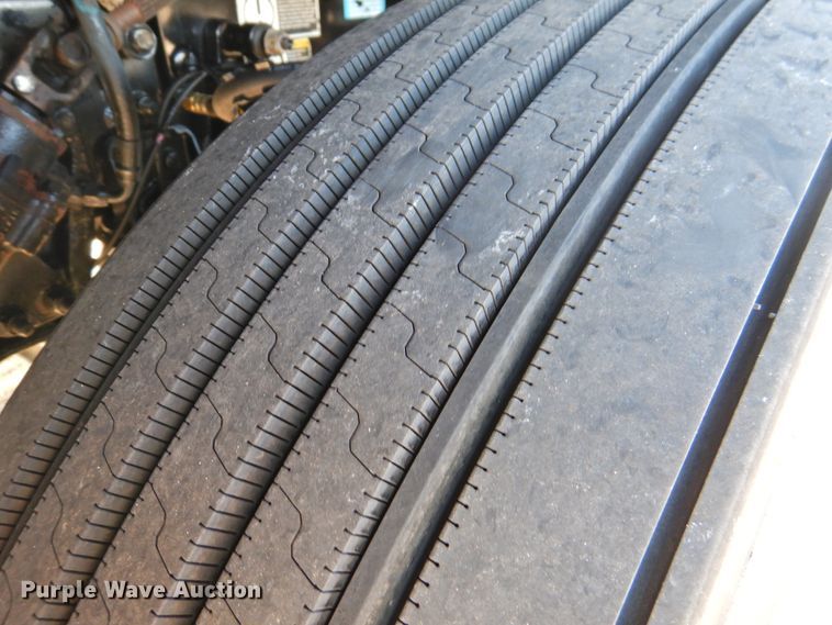 image for item DM8991 2014 Peterbilt 388  semi truck