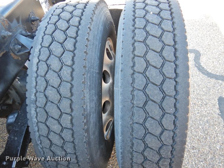 image for item DM8991 2014 Peterbilt 388  semi truck