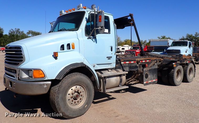 image for item DN2164 2007 Sterling LT9500  roll-off container truck