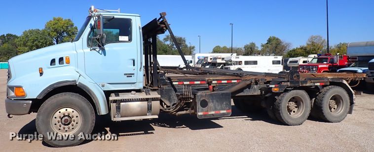 image for item DN2164 2007 Sterling LT9500  roll-off container truck