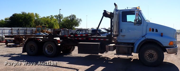 image for item DN2164 2007 Sterling LT9500  roll-off container truck