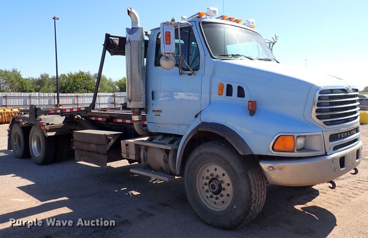 image for item DN2164 2007 Sterling LT9500  roll-off container truck