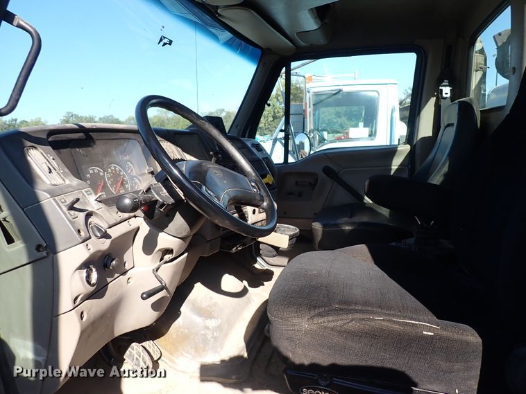 image for item DN2164 2007 Sterling LT9500  roll-off container truck