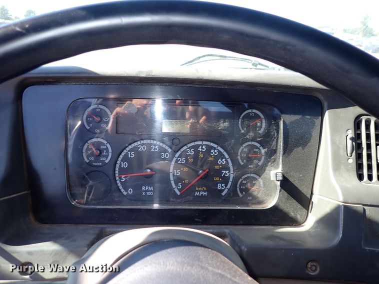 image for item DN2164 2007 Sterling LT9500  roll-off container truck