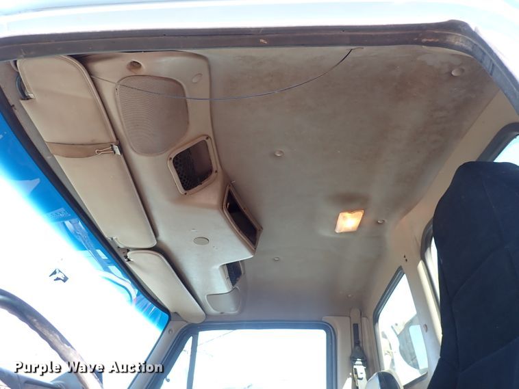 image for item DN2164 2007 Sterling LT9500  roll-off container truck