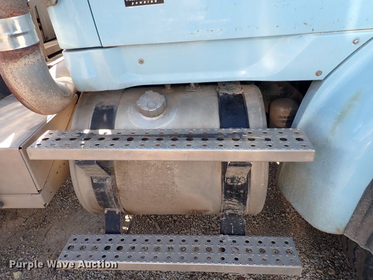 image for item DN2164 2007 Sterling LT9500  roll-off container truck