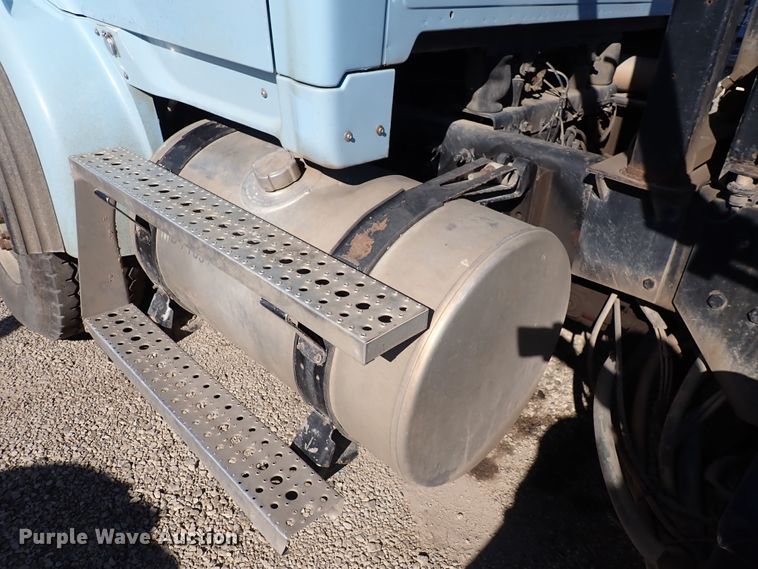 image for item DN2164 2007 Sterling LT9500  roll-off container truck