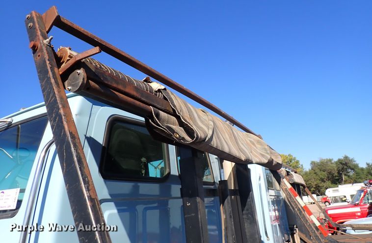 image for item DN2164 2007 Sterling LT9500  roll-off container truck