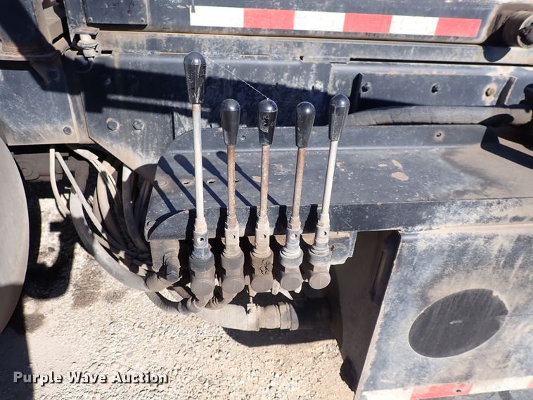 image for item DN2164 2007 Sterling LT9500  roll-off container truck