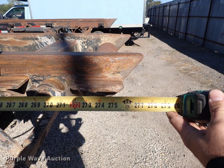 image for item DN2164 2007 Sterling LT9500  roll-off container truck