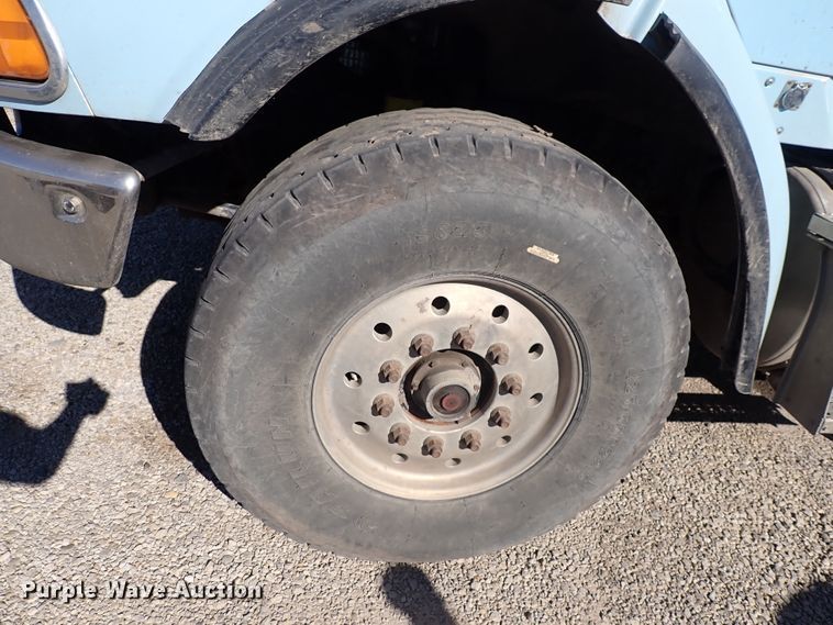 image for item DN2164 2007 Sterling LT9500  roll-off container truck