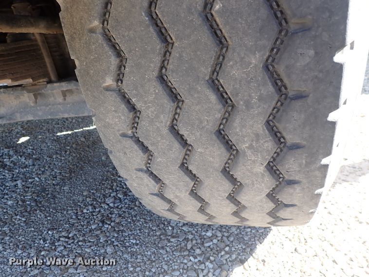 image for item DN2164 2007 Sterling LT9500  roll-off container truck