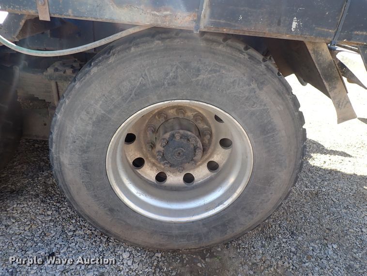 image for item DN2164 2007 Sterling LT9500  roll-off container truck