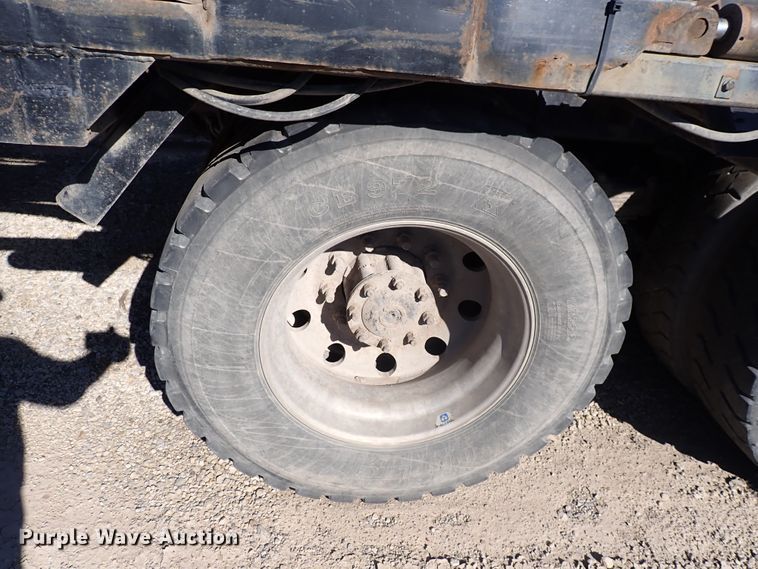 image for item DN2164 2007 Sterling LT9500  roll-off container truck