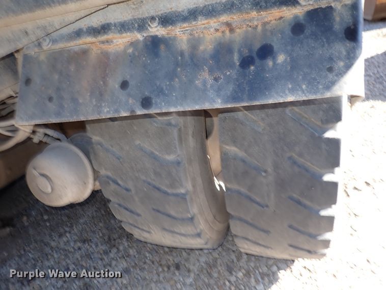 image for item DN2164 2007 Sterling LT9500  roll-off container truck