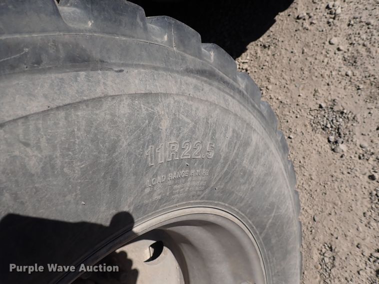 image for item DN2164 2007 Sterling LT9500  roll-off container truck