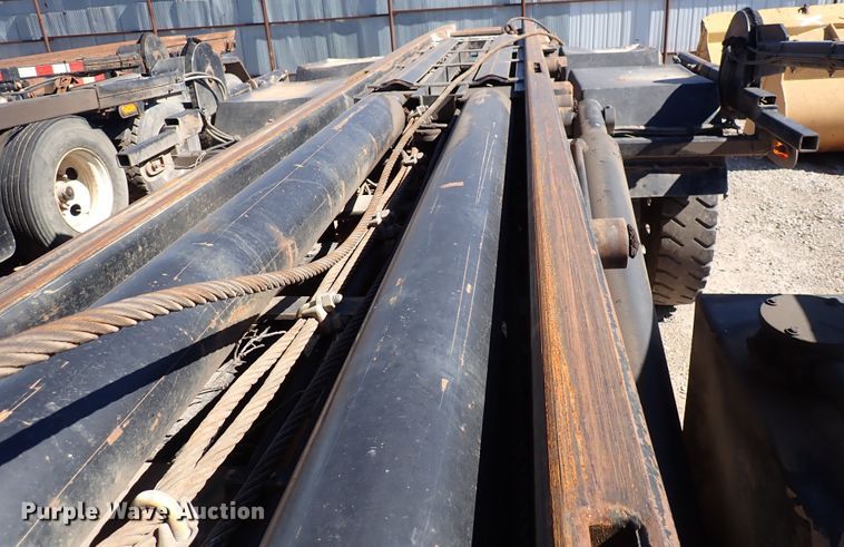 image for item DN2164 2007 Sterling LT9500  roll-off container truck