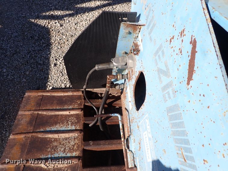 image for item DN2169 2005 Trail-Eze TE100DG24  lowboy equipment trailer