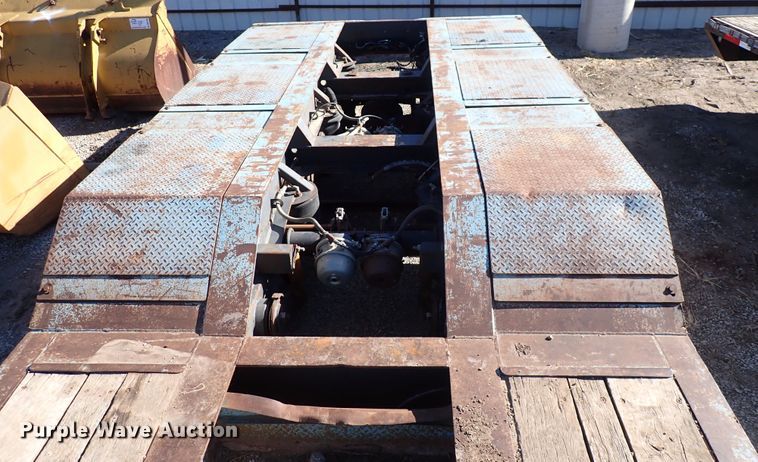 image for item DN2169 2005 Trail-Eze TE100DG24  lowboy equipment trailer