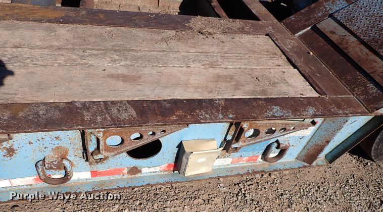 image for item DN2169 2005 Trail-Eze TE100DG24  lowboy equipment trailer