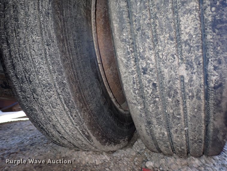 image for item DN2169 2005 Trail-Eze TE100DG24  lowboy equipment trailer