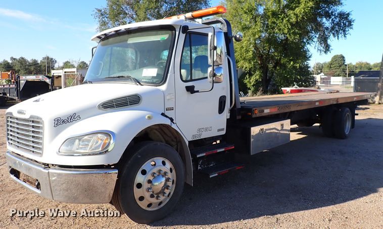 image for item DN2172 2006 Freightliner M106  rollback truck