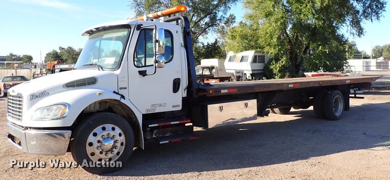 image for item DN2172 2006 Freightliner M106  rollback truck