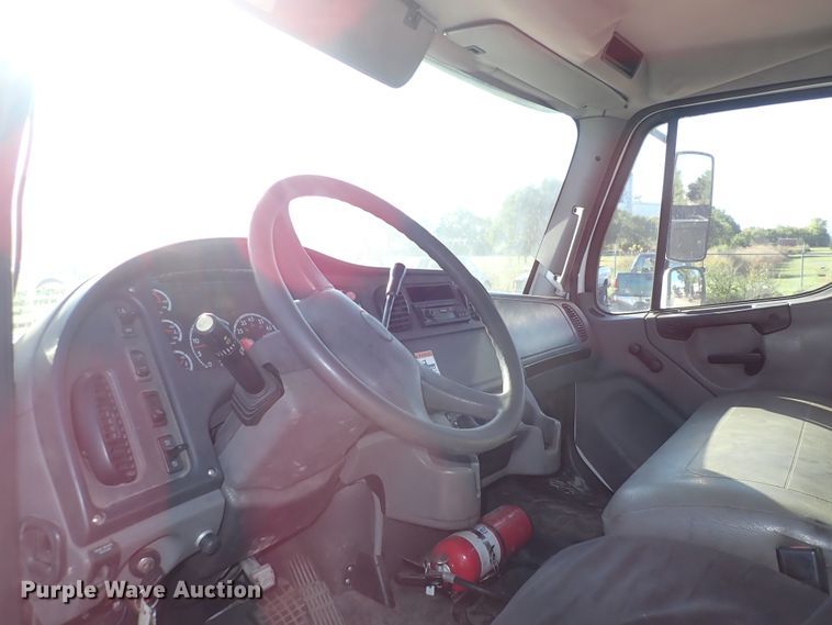 image for item DN2172 2006 Freightliner M106  rollback truck