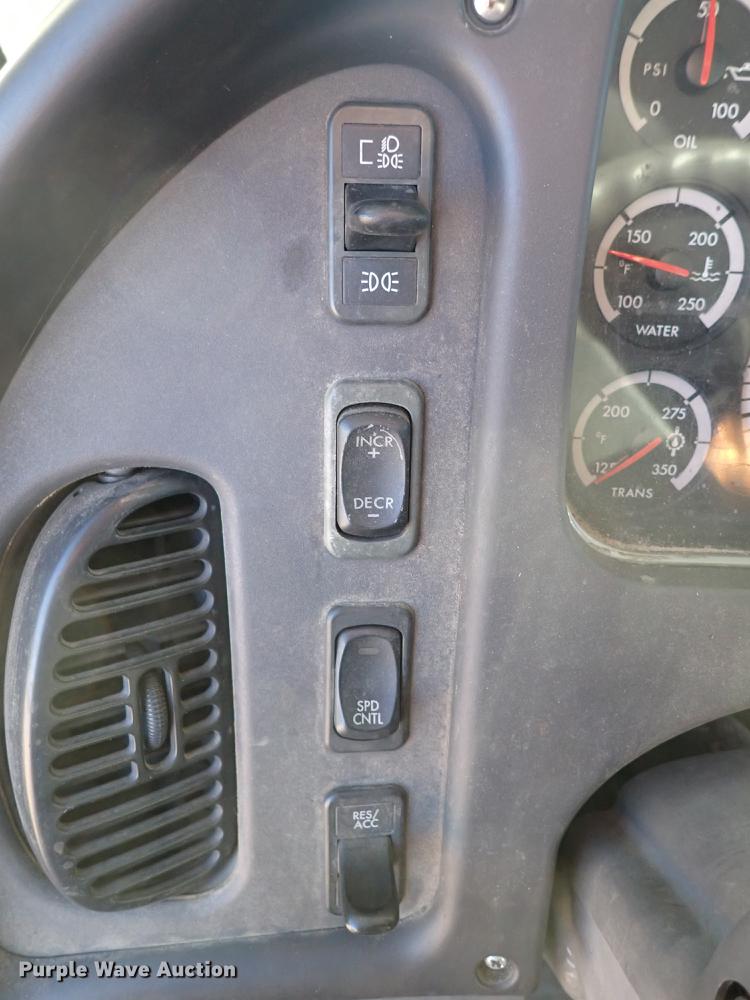 image for item DN2172 2006 Freightliner M106  rollback truck