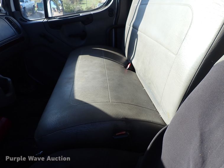 image for item DN2172 2006 Freightliner M106  rollback truck