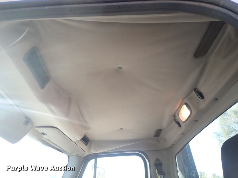 image for item DN2172 2006 Freightliner M106  rollback truck