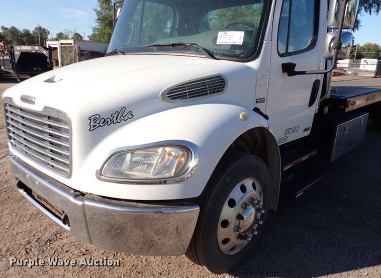 image for item DN2172 2006 Freightliner M106  rollback truck