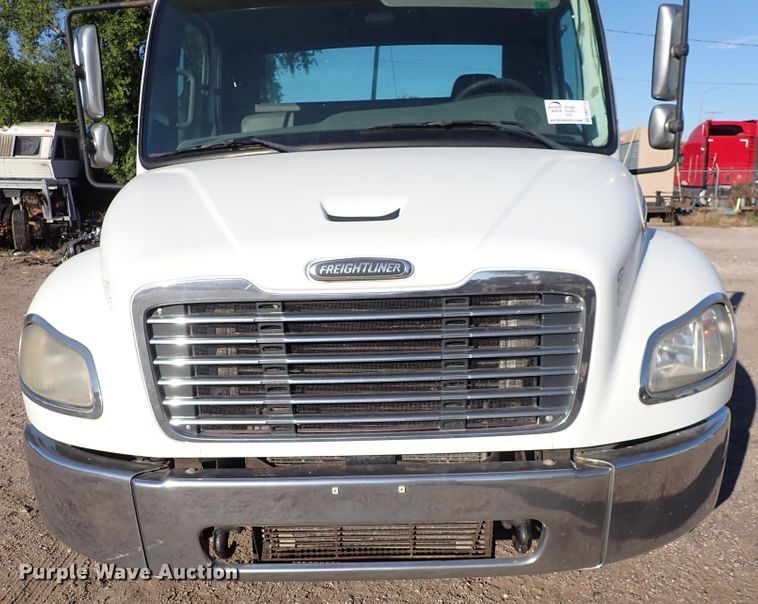 image for item DN2172 2006 Freightliner M106  rollback truck