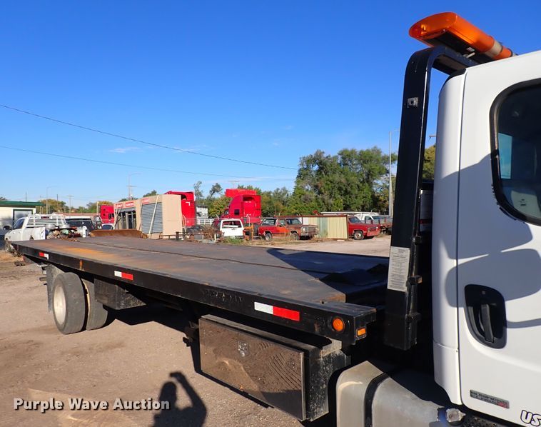 image for item DN2172 2006 Freightliner M106  rollback truck