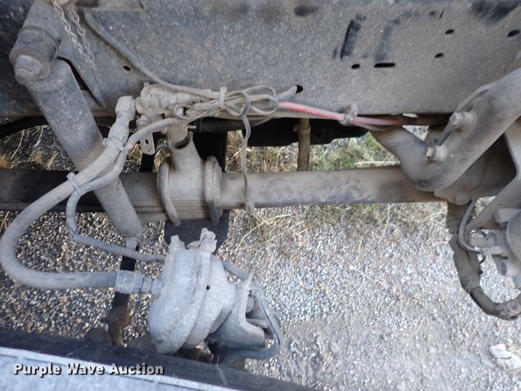 image for item DN2173 2000 Freightliner FLD120  semi truck