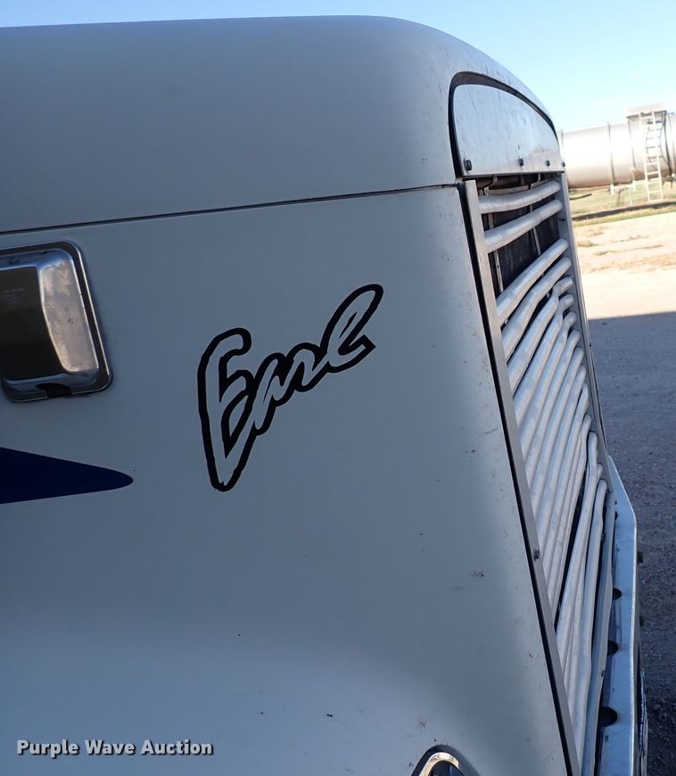 image for item DN2173 2000 Freightliner FLD120  semi truck