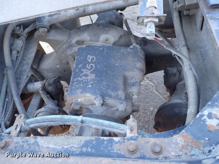 image for item DN2173 2000 Freightliner FLD120  semi truck