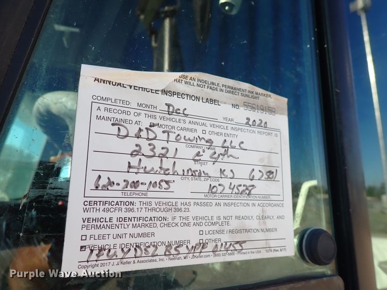 image for item DN2173 2000 Freightliner FLD120  semi truck