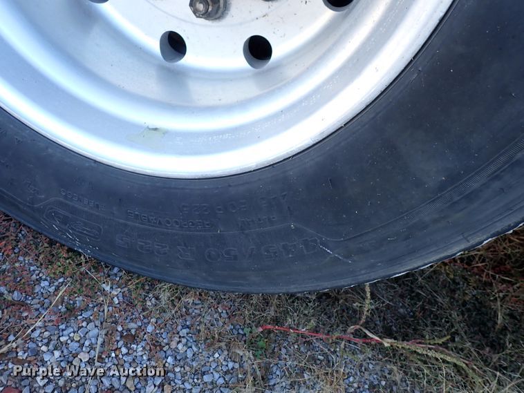 image for item DN2173 2000 Freightliner FLD120  semi truck