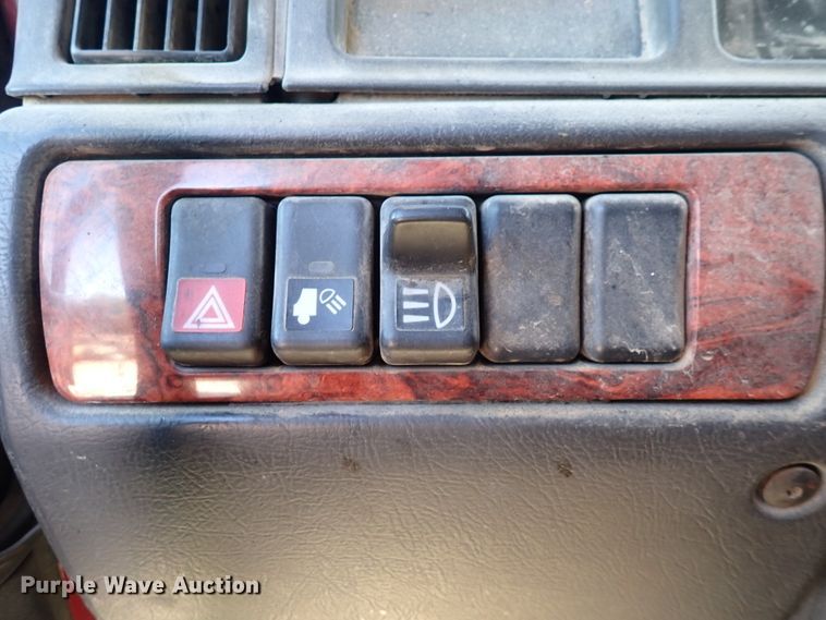 image for item DN2176 2002 Volvo VNL  semi truck