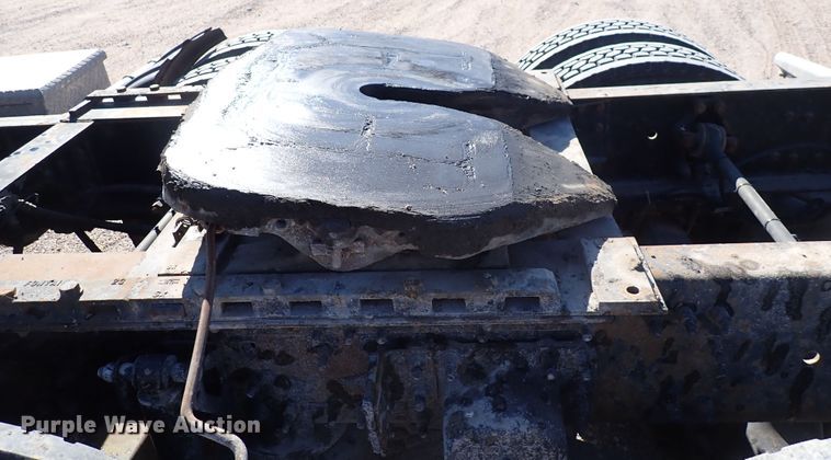 image for item DN2176 2002 Volvo VNL  semi truck