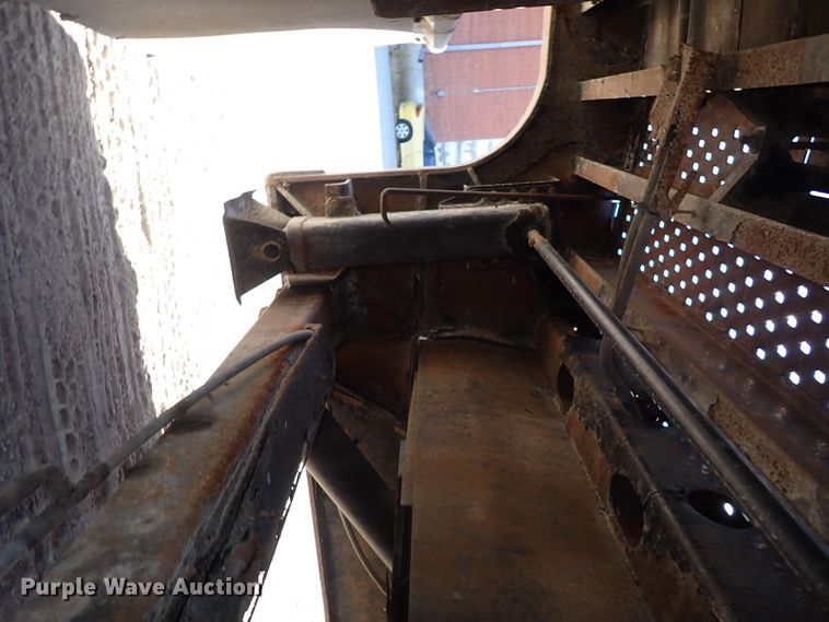 image for item DN2177 2008 Landoll  drop deck equipment trailer