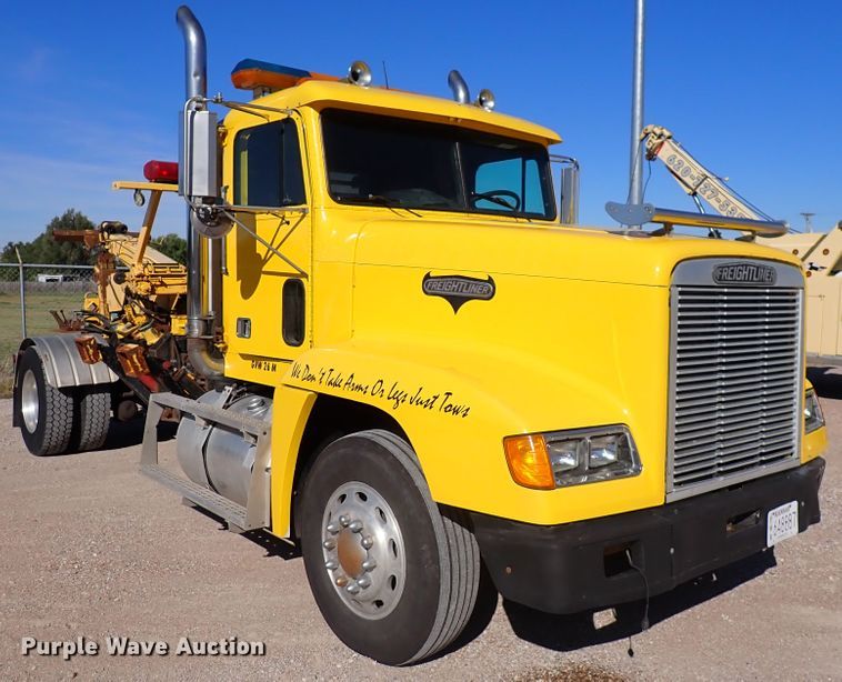 image for item DN2178 1989 Freightliner FLD120  tow truck
