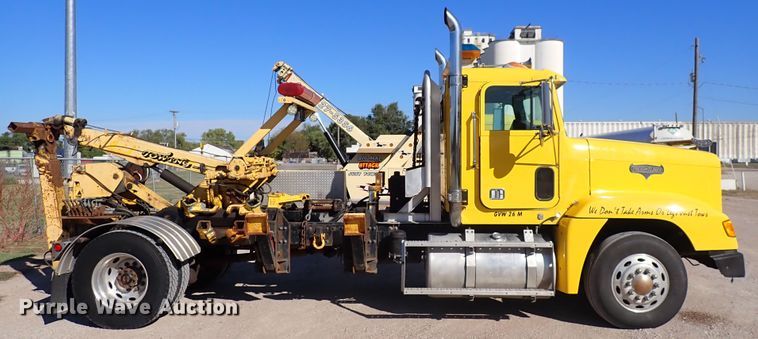 image for item DN2178 1989 Freightliner FLD120  tow truck