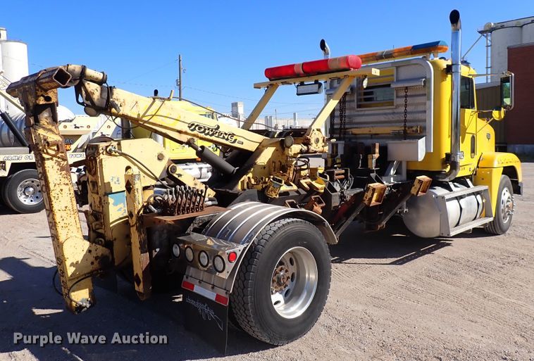 image for item DN2178 1989 Freightliner FLD120  tow truck