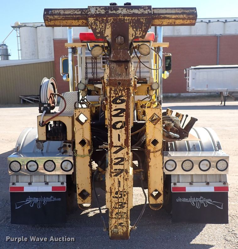 image for item DN2178 1989 Freightliner FLD120  tow truck