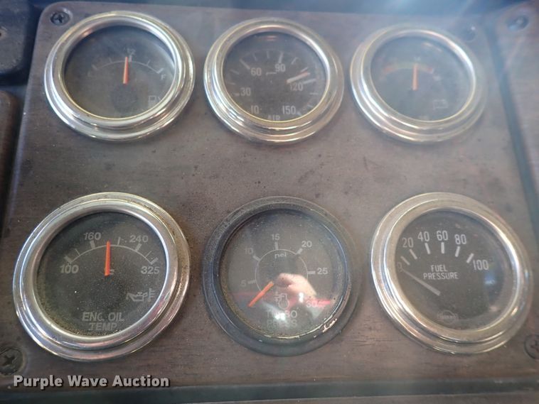 image for item DN2178 1989 Freightliner FLD120  tow truck